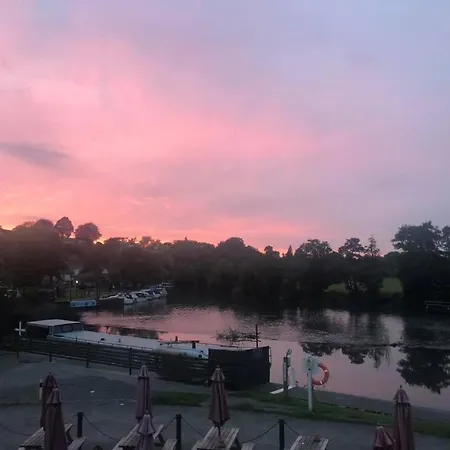 The Riverside Zajazd Saltford