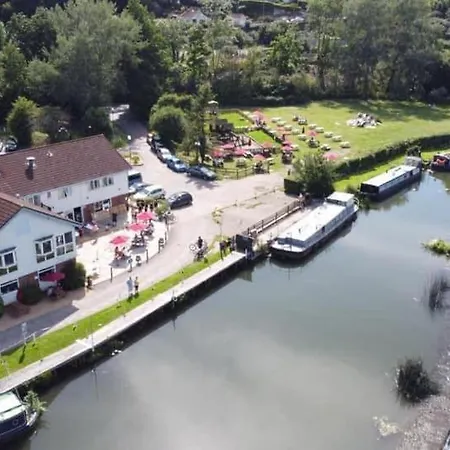 The Riverside 3* Saltford