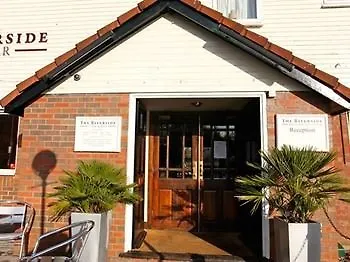 The Riverside Han/Misafirhane Saltford