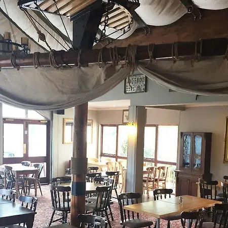 The Riverside 3*